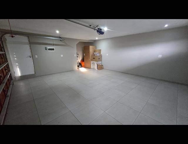 3 BEDROOM SECTIONAL TITLE TO LET IN PALM LAKES ESTATE